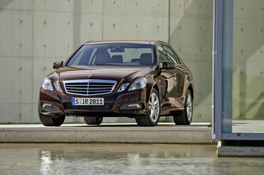  Mercedes-Benz E-Class 2010 года  (фото 124 из 128)